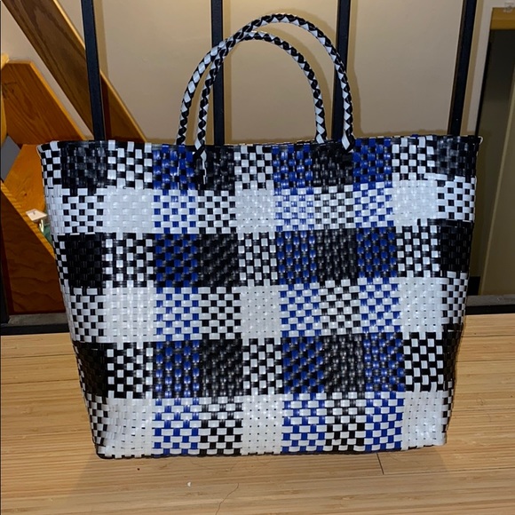 Forever 21 Handbags - BASKET TOTE 🧿